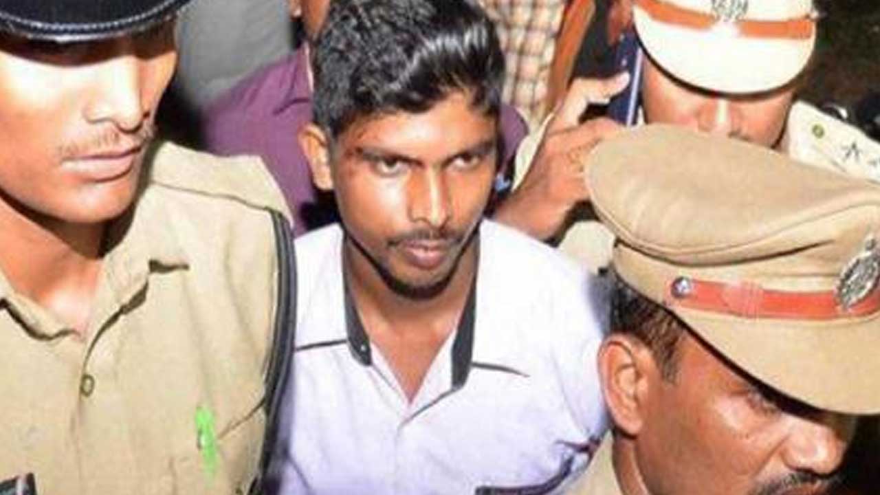 ‘కోడికత్తి’ కేసు నుంచి విముక్తి కల్పించండి