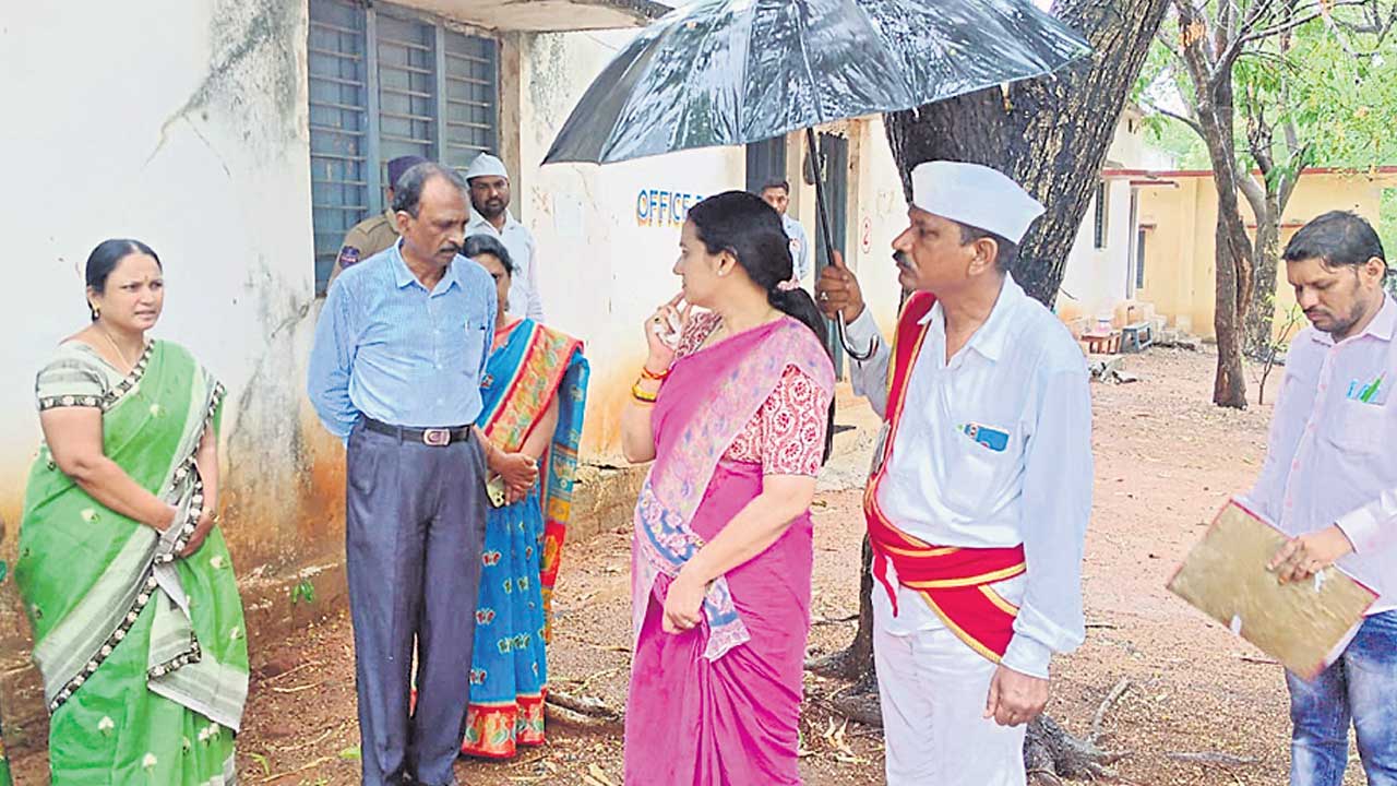 కళాశాలలను పరిశుభ్రంగా ఉంచాలి