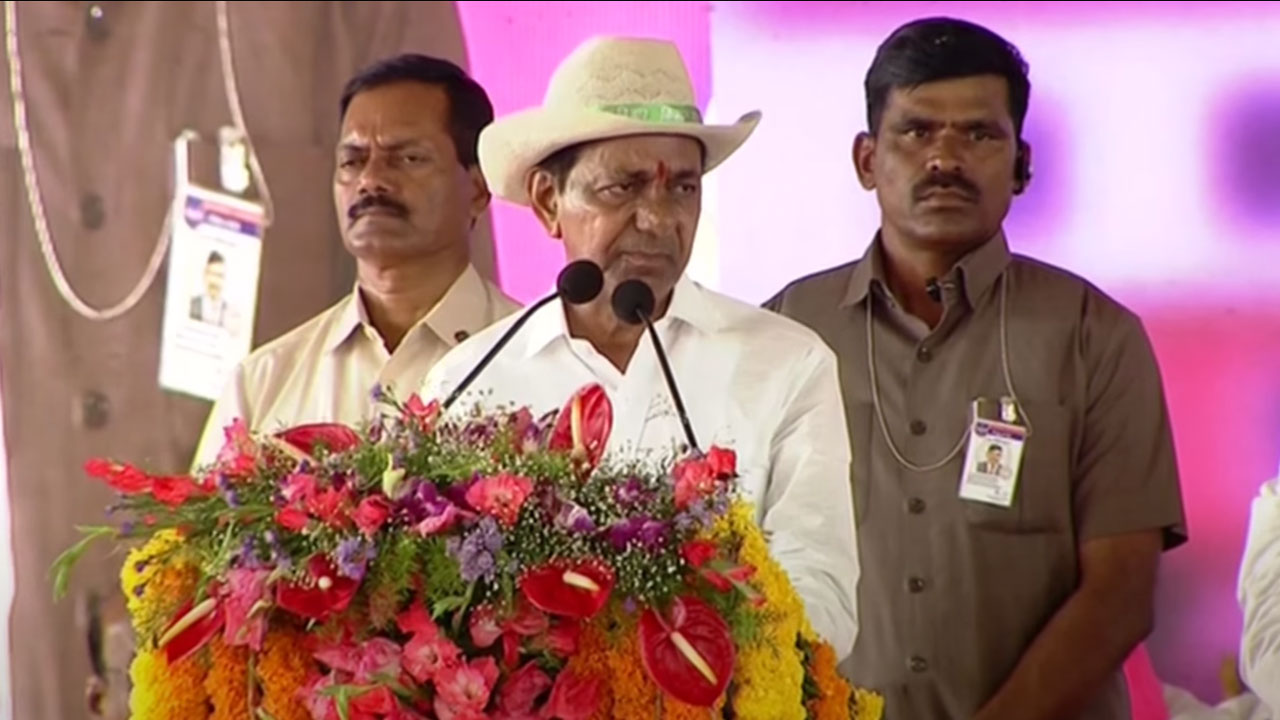 CM KCR | తెలంగాణలో ఎకరం అమ్మితే.. ఆంధ్రాలో వందెకరాలు కొనొచ్చు : సీఎం కేసీఆర్‌