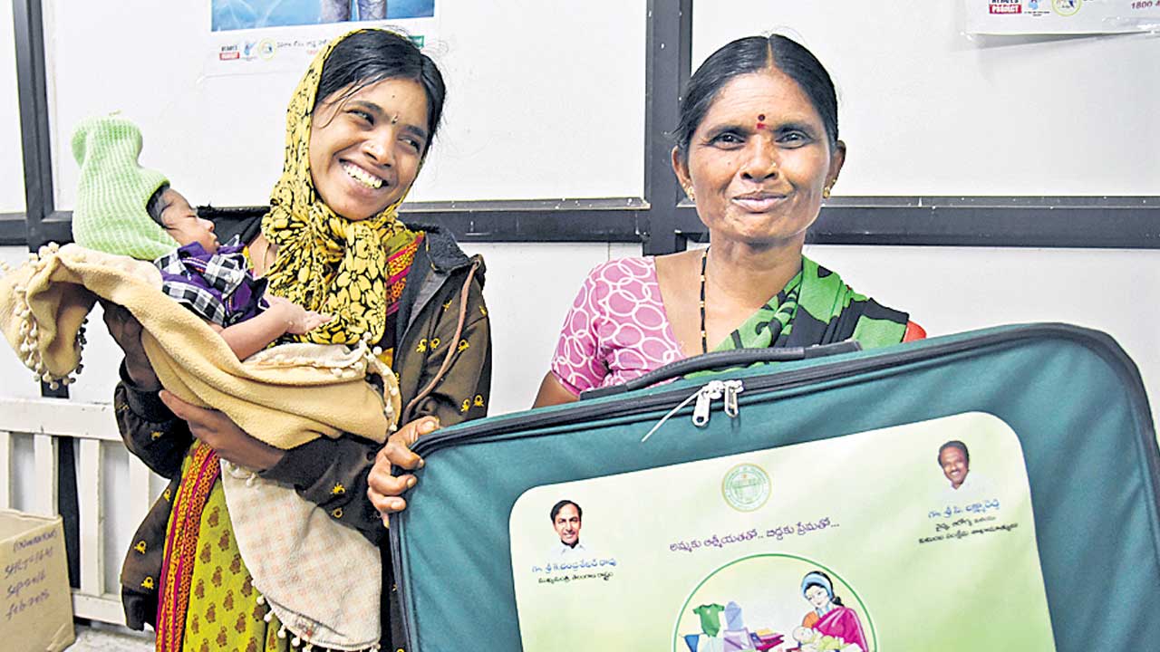 కేసీఆర్‌ కిట్‌.. సూపర్‌ హిట్‌