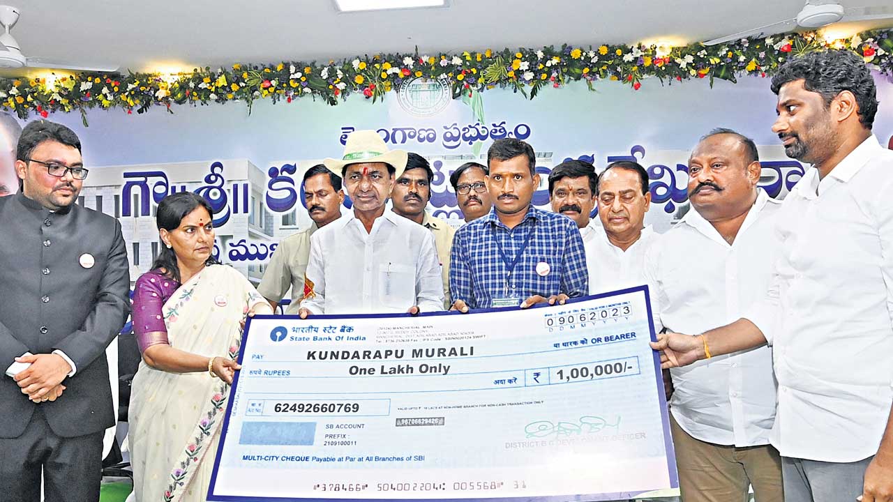 Dharani |  ధరణే ధైర్యం.. రైతుల కష్టాలు తీర్చిన పోర్టల్‌.. రైతుబంధు, బీమా, ధాన్యం పైసలు దాని పుణ్యమే: సీఎం కేసీఆర్‌