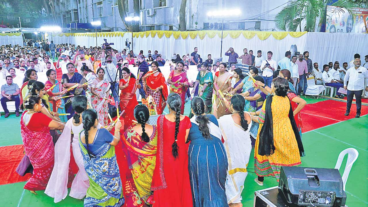 స్వపరిపాలనలోనే ఉద్యోగులకు న్యాయం