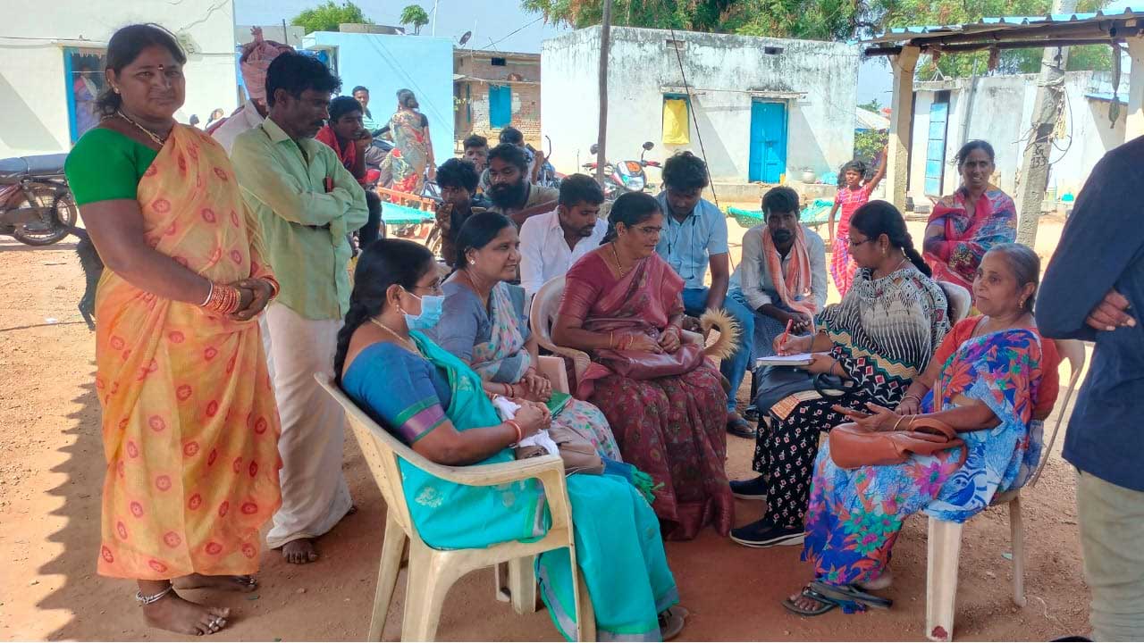 వరుడి వయసు 20.. వధువుకు 22 ఏళ్లు! పెళ్లి టైంకి అధికారుల ఎంట్రీ.. చివరకు ఏమైందంటే !