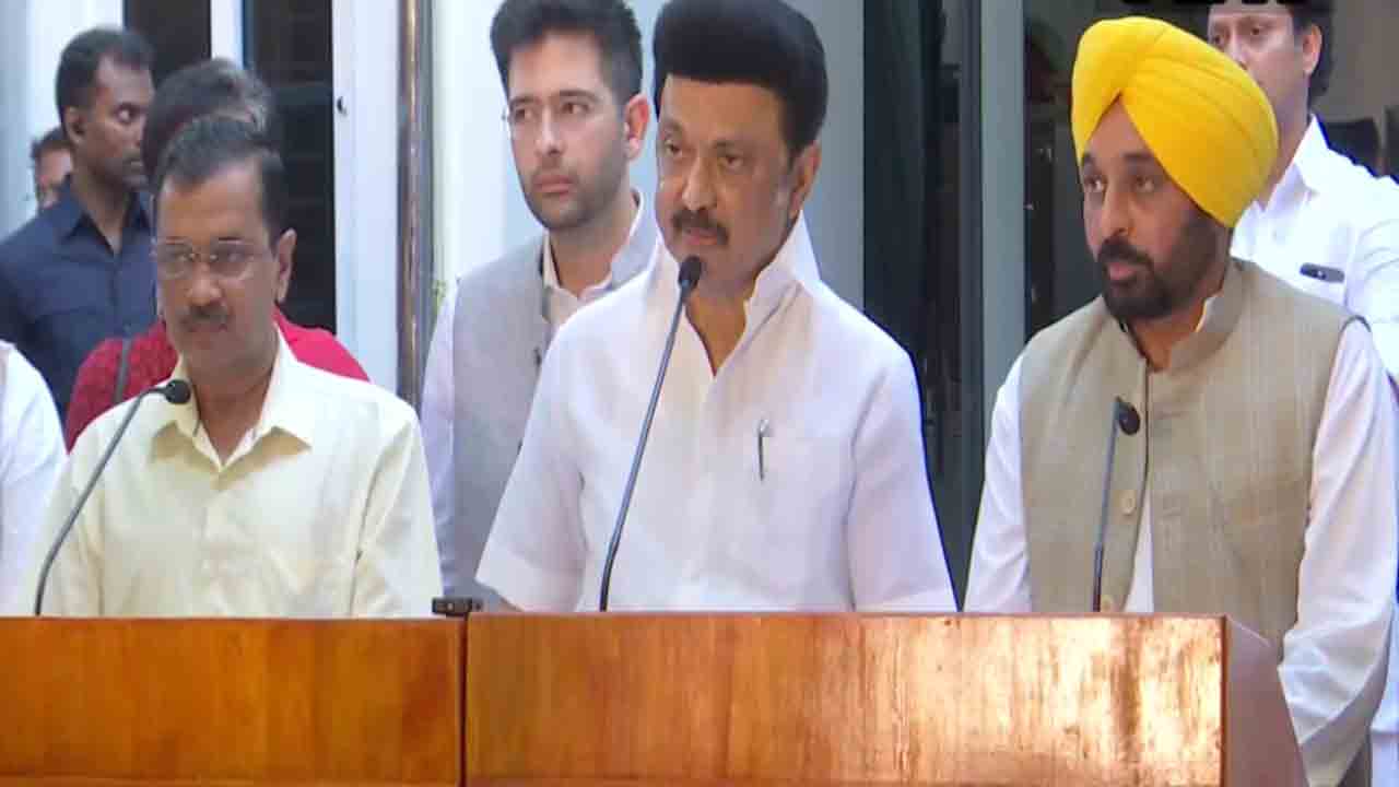 Arvind Kejriwal | ఎంకే స్టాలిన్‌ను కలిసిన కేజ్రీవాల్‌.. ఢిల్లీపై కేంద్రం ప్రత్యేక ఆర్డినెన్స్‌ను వ్యతిరేకించాలని వినతి