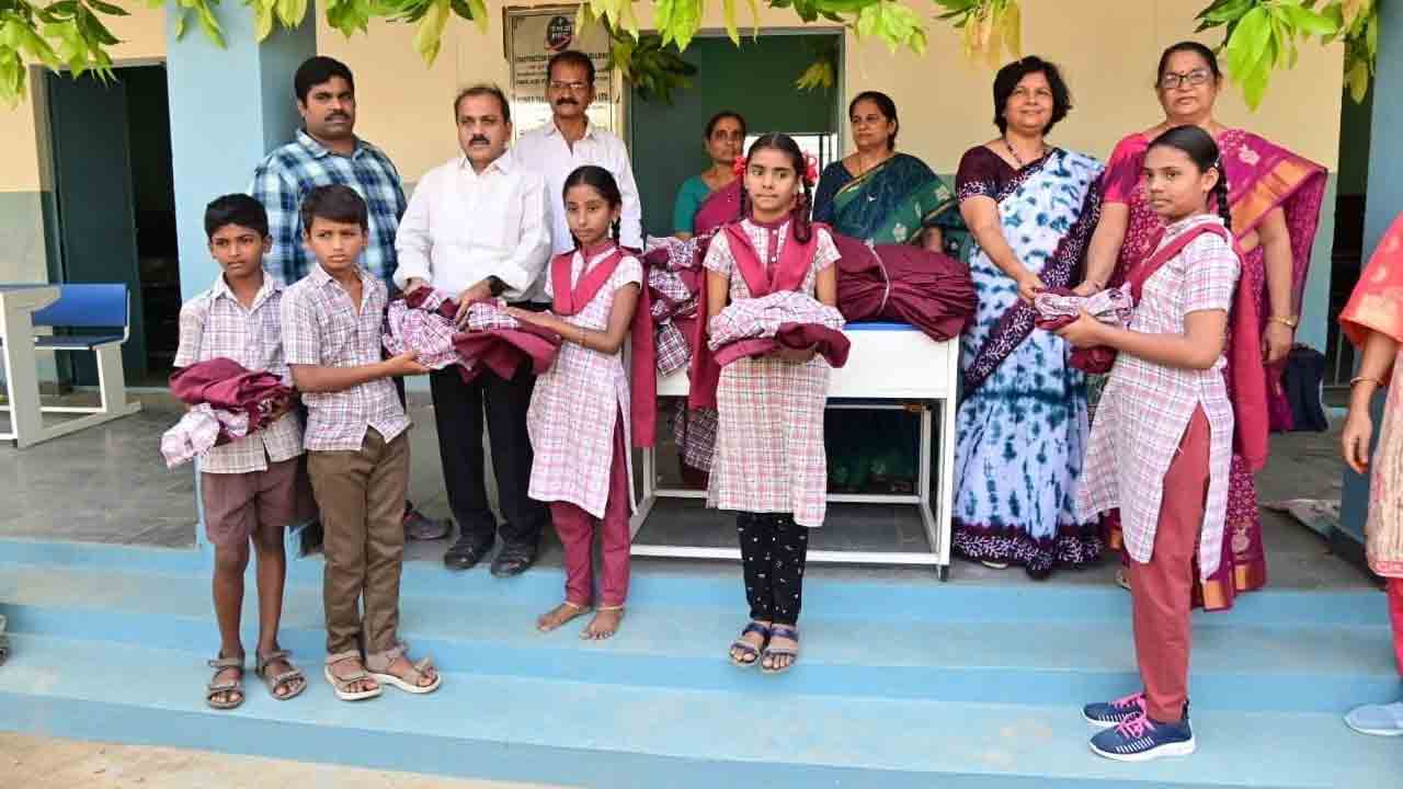 బడికి పోదాం.. చలో చలో