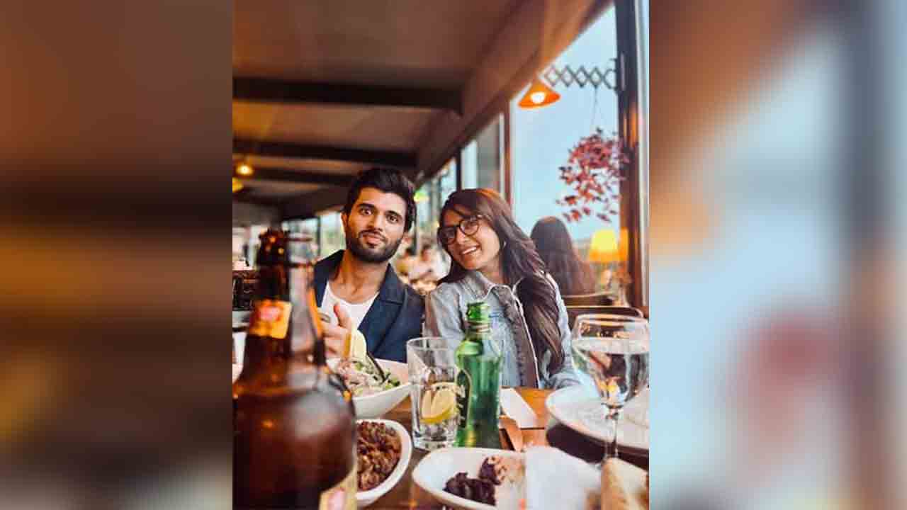 Vijay deverakonda | టర్కీ రెస్టారెంట్‌లో విజయ్ దేవరకొండ, సమంత