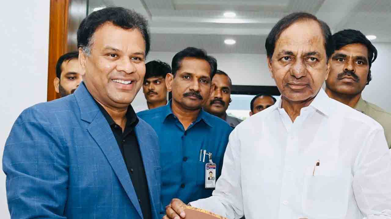 Mahesh Bigala-CM KCR | సీఎం కేసీఆర్‌ను కలిసిన మహేశ్ బిగాల