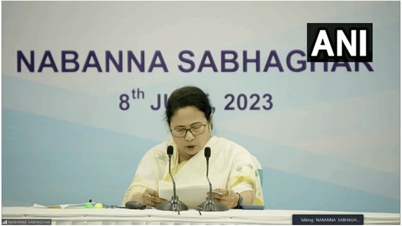 Odisha Train Accident | రైలు ప్ర‌మాదంపై రోజుకో క‌ట్టుక‌ధతో ముందుకొస్తున్న కేంద్రం : మ‌మ‌తా బెన‌ర్జీ