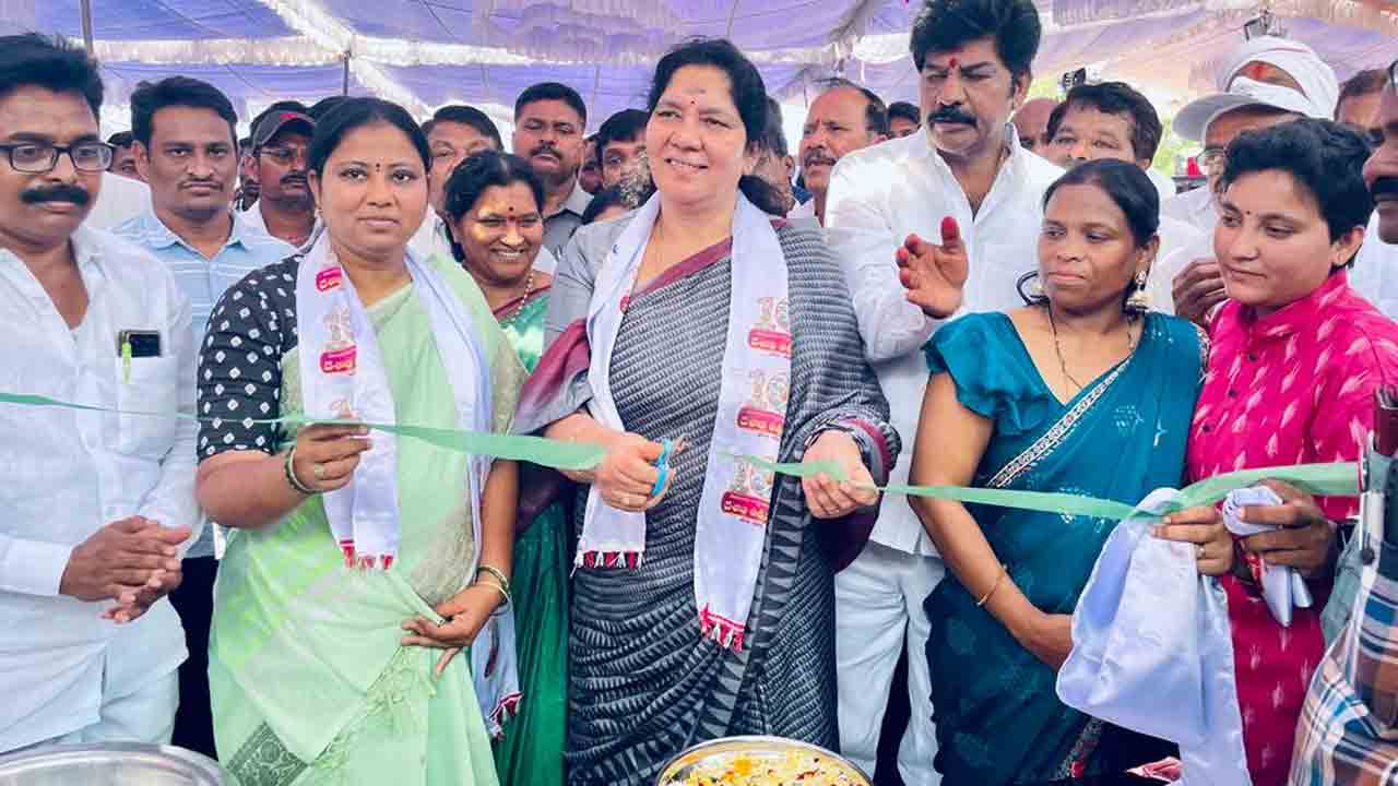Minister Satyavati Rathod | చెరువుల పునరుద్ధరణతో కులవృత్తులకు జీవం : మంత్రి సత్యవతి రాథోడ్‌
