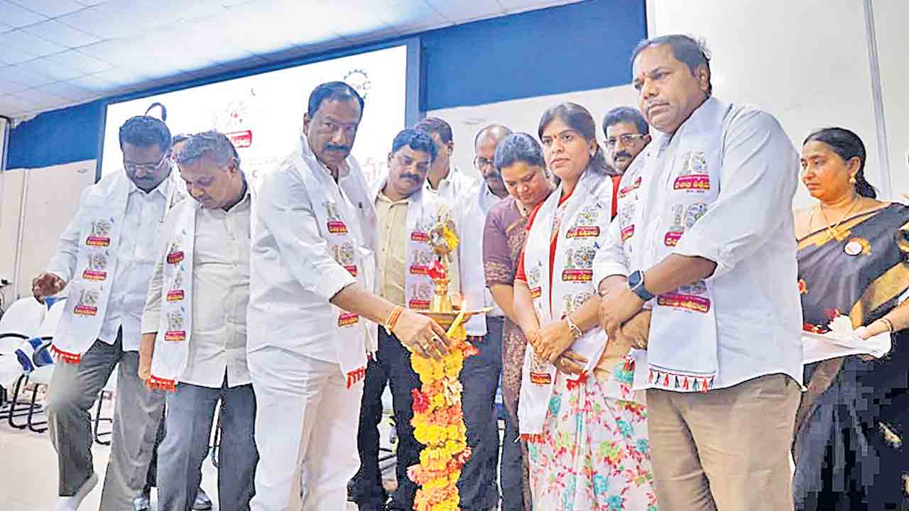 పారిశ్రామిక పార్కుల ఏర్పాటుకు సీఎం కేసీఆర్‌ కృషి