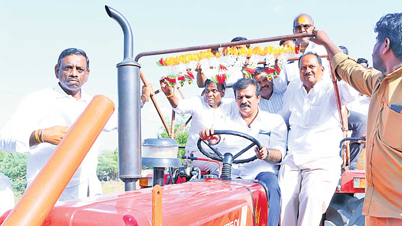 పల్లెలను పట్టణాలుగా మార్చిన ‘పల్లెప్రగతి’