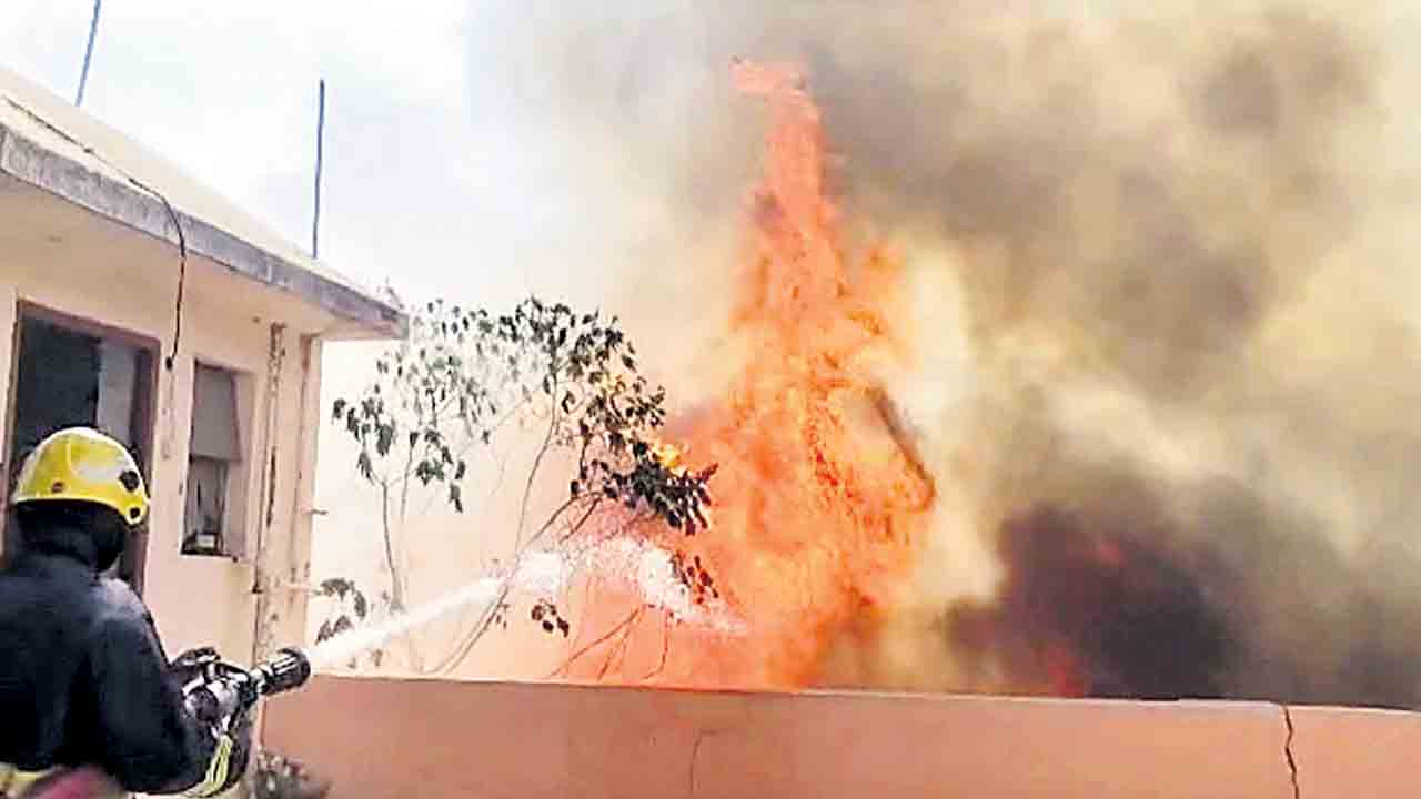 సహారాస్టేట్స్‌కాలనీలో అగ్ని ప్రమాదం