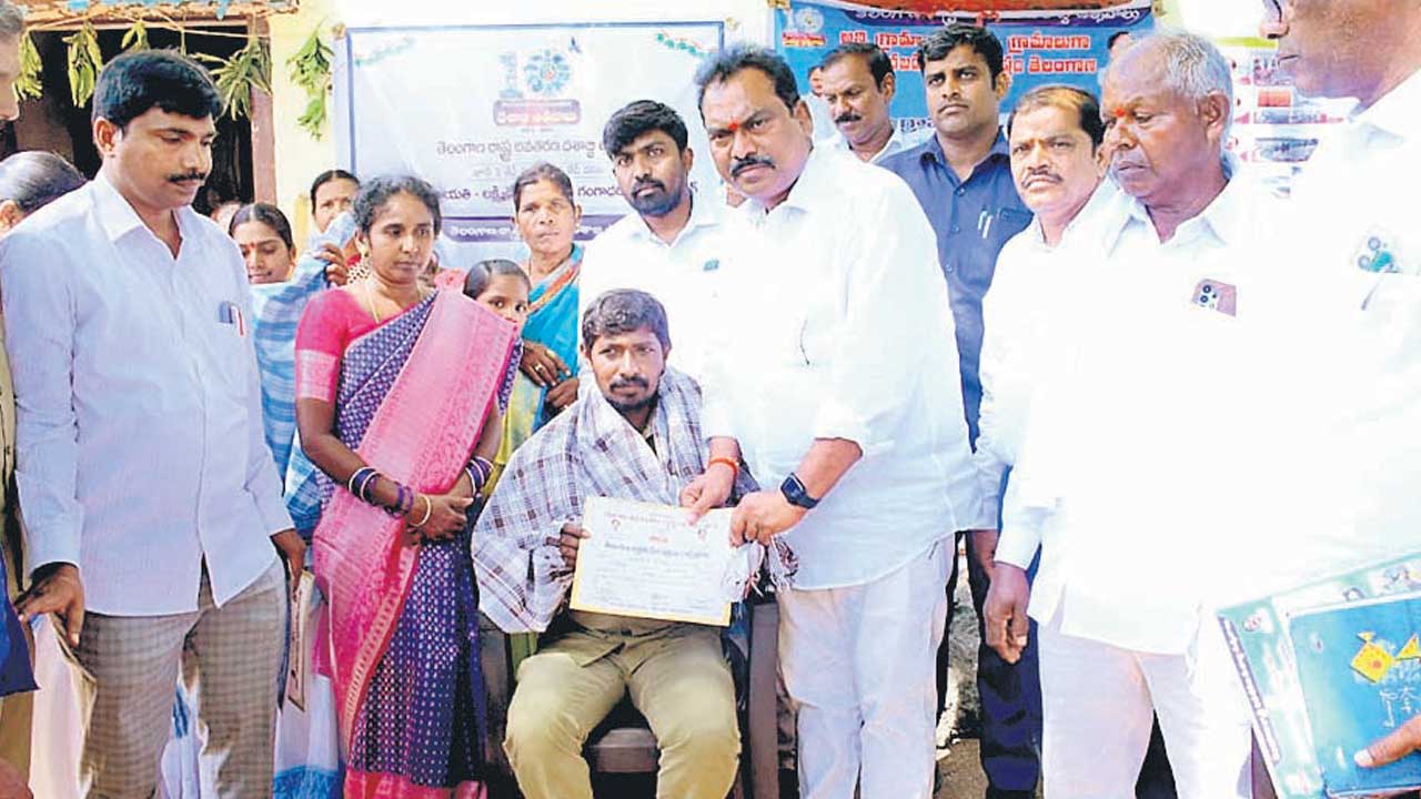 గ్రామ స్వరాజ్యం కేసీఆర్‌తోనే సాధ్యం