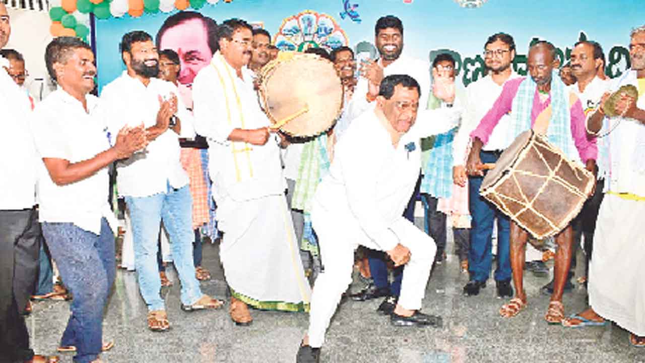 ఉద్యమంనాటి సహకారం అందించాలి