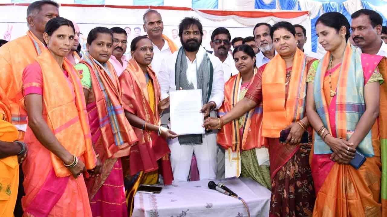 పల్లె మెరిసింది.. ప్రగతి మురిసింది