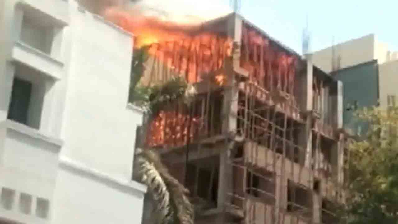 Major Fire Accident | నిర్మాణంలో ఉన్న మెడికల్‌ యూనివర్సిటీ భవనంలో.. భారీ అగ్నిప్రమాదం