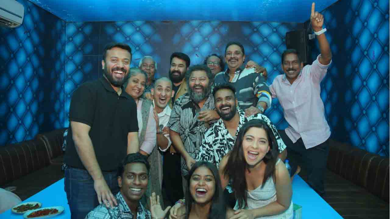 Malaikottai Valiban | మోహన్‌ లాల్‌ టీం సెలబ్రేషన్స్ మూడ్‌.. స్పెషల్ ఏంటో తెలుసా..?