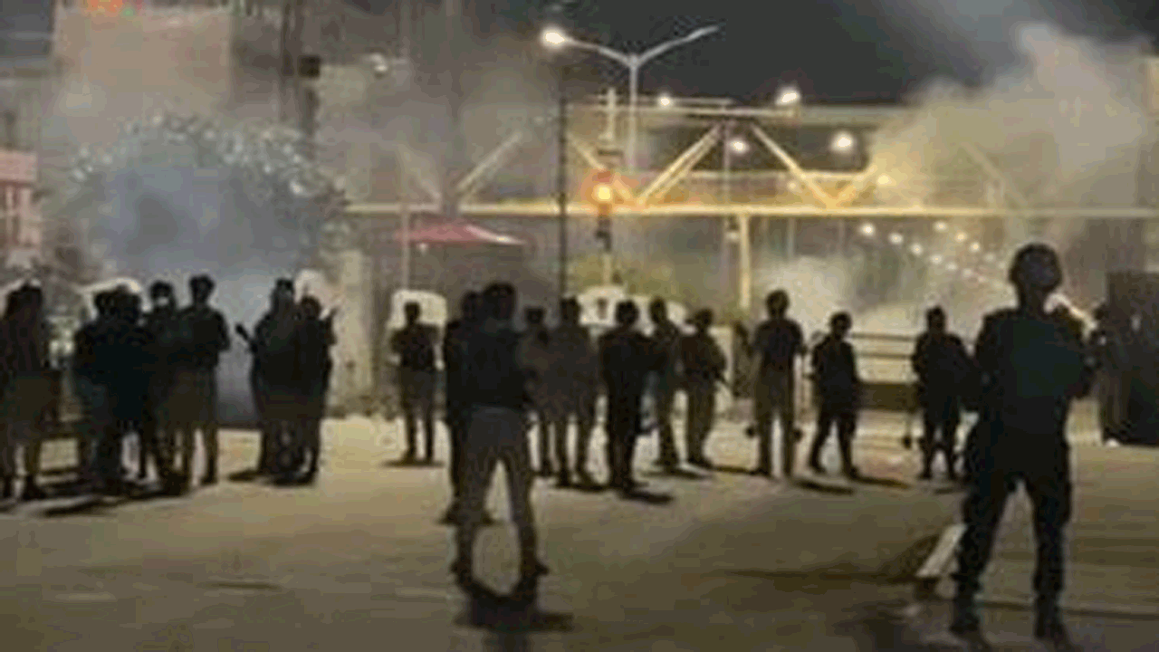 Manipur Violence | మణిపూర్‌లో మళ్లీ హింస.. ఇంఫాల్ లో బాష్పవాయువు ప్రయోగించిన పోలీసులు