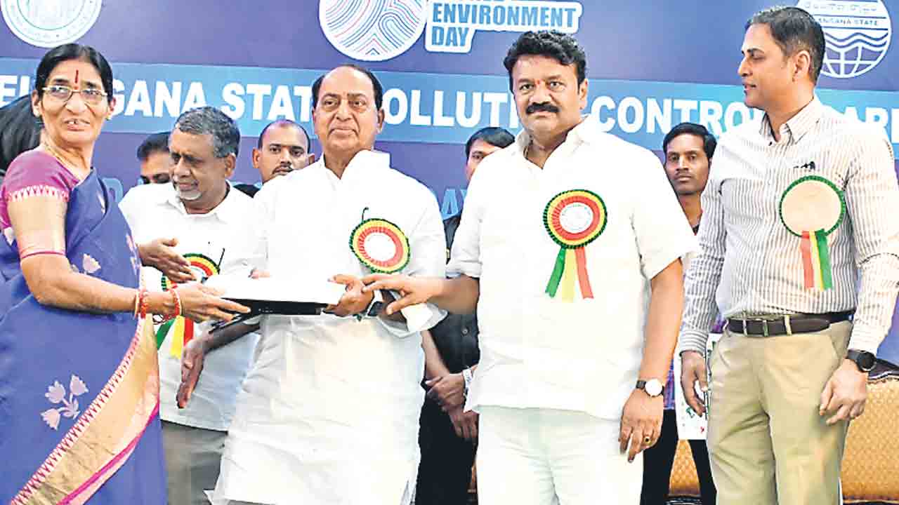 ప్లాస్టిక్‌ వినియోగం తగ్గాలి