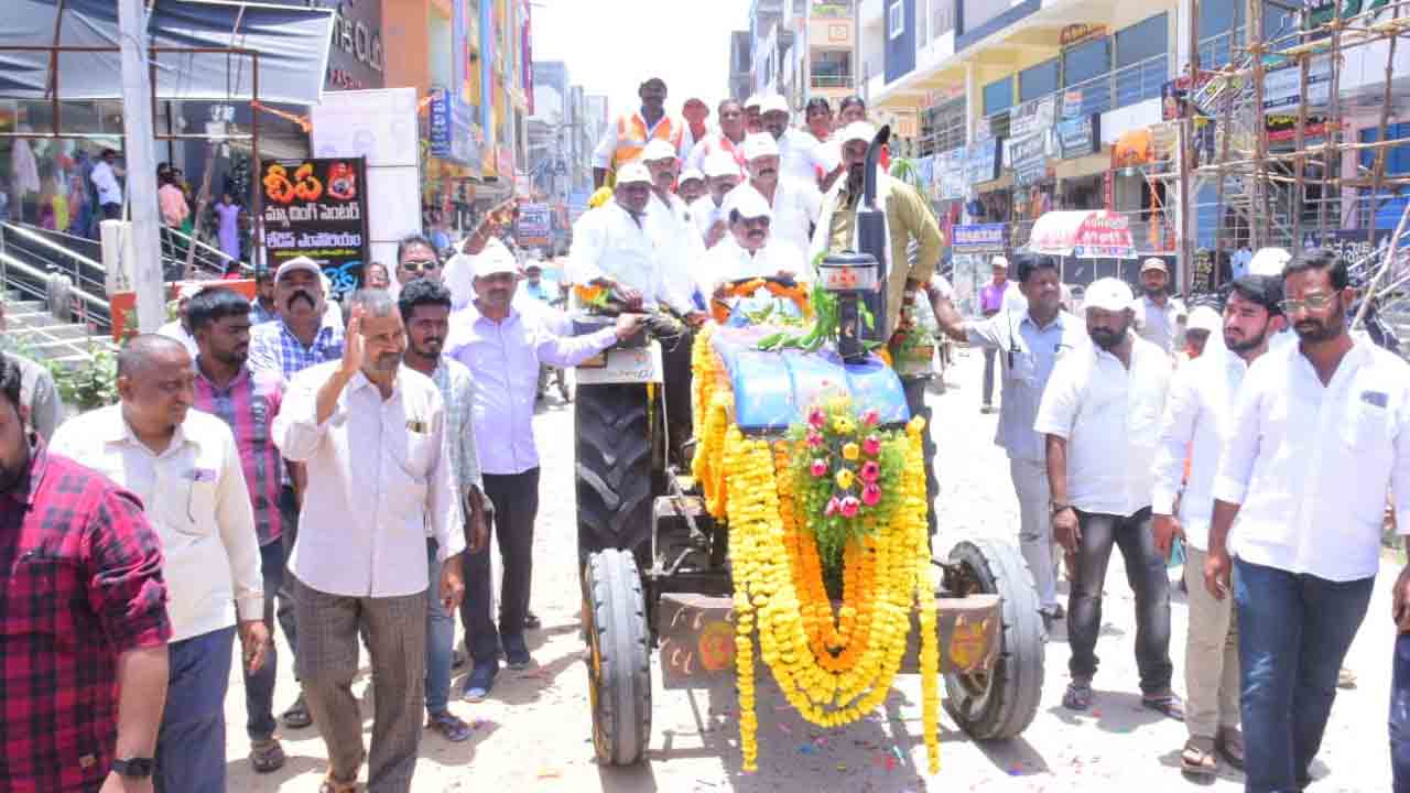 Minister Errabelli | ప్రభుత్వ హయాంలో పల్లెలు,పట్టణాల్లో గణనీయ అభివృద్ధి : మంత్రి ఎర్రబెల్లి