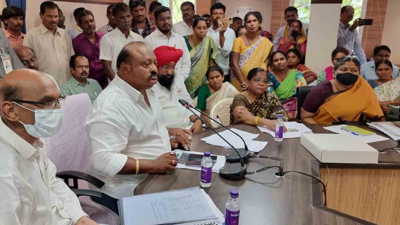 Minister Gangula | పేదల ఆకలి తీర్చడమే ప్రభుత్వ లక్ష్యం : మంత్రి గంగుల