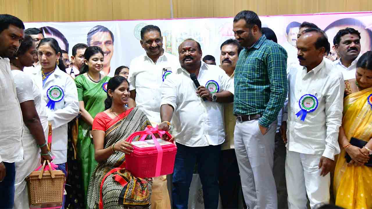 Minister Gangula | ప్రభుత్వ వైద్యంపై ప్రజల్లో పెరిగిన నమ్మకం : మంత్రి గంగుల