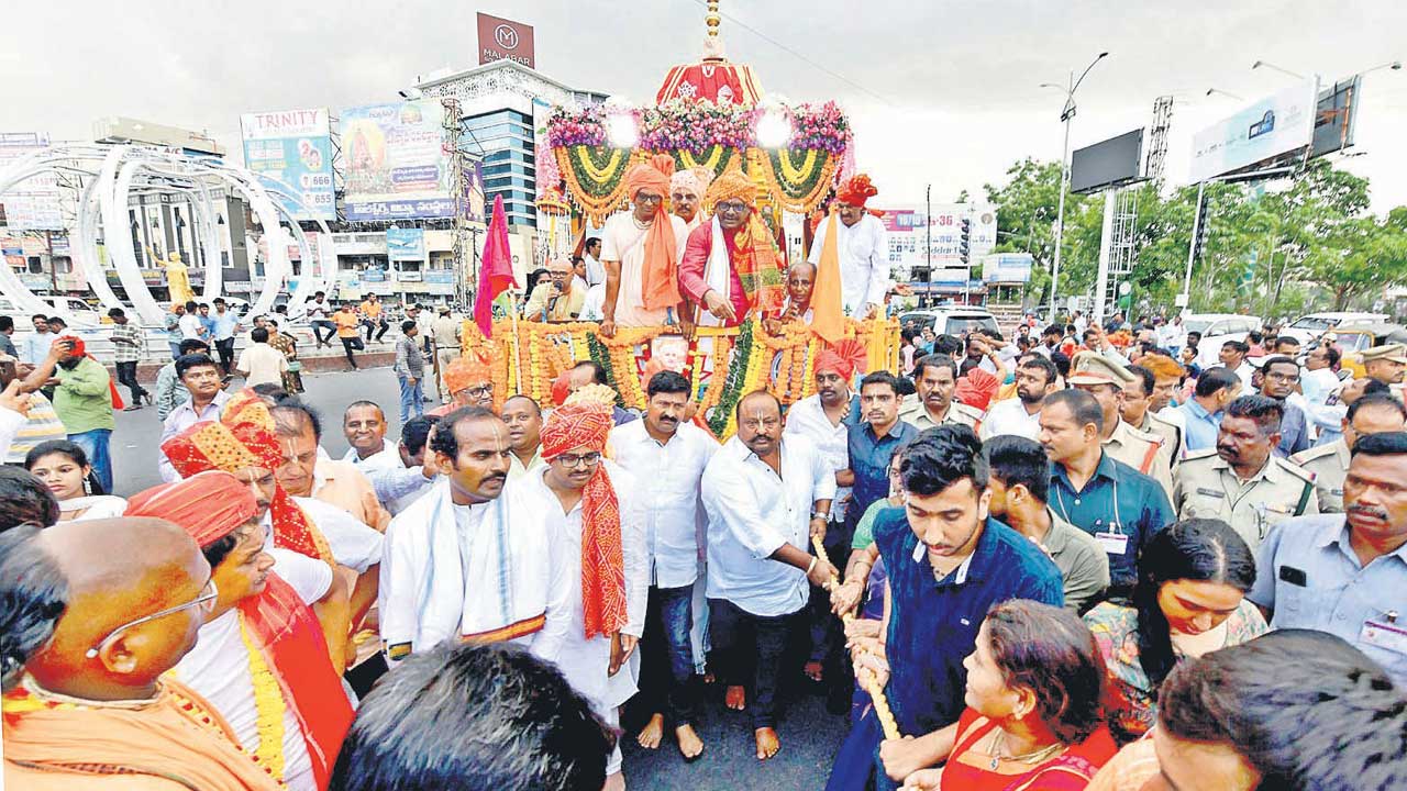 నగరంలో జగన్నాథస్వామికి ఆలయం