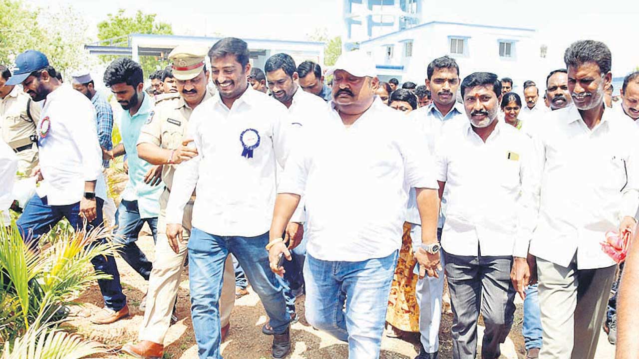 భగీరథతో ఇంటింటికీ శుద్ధజలం