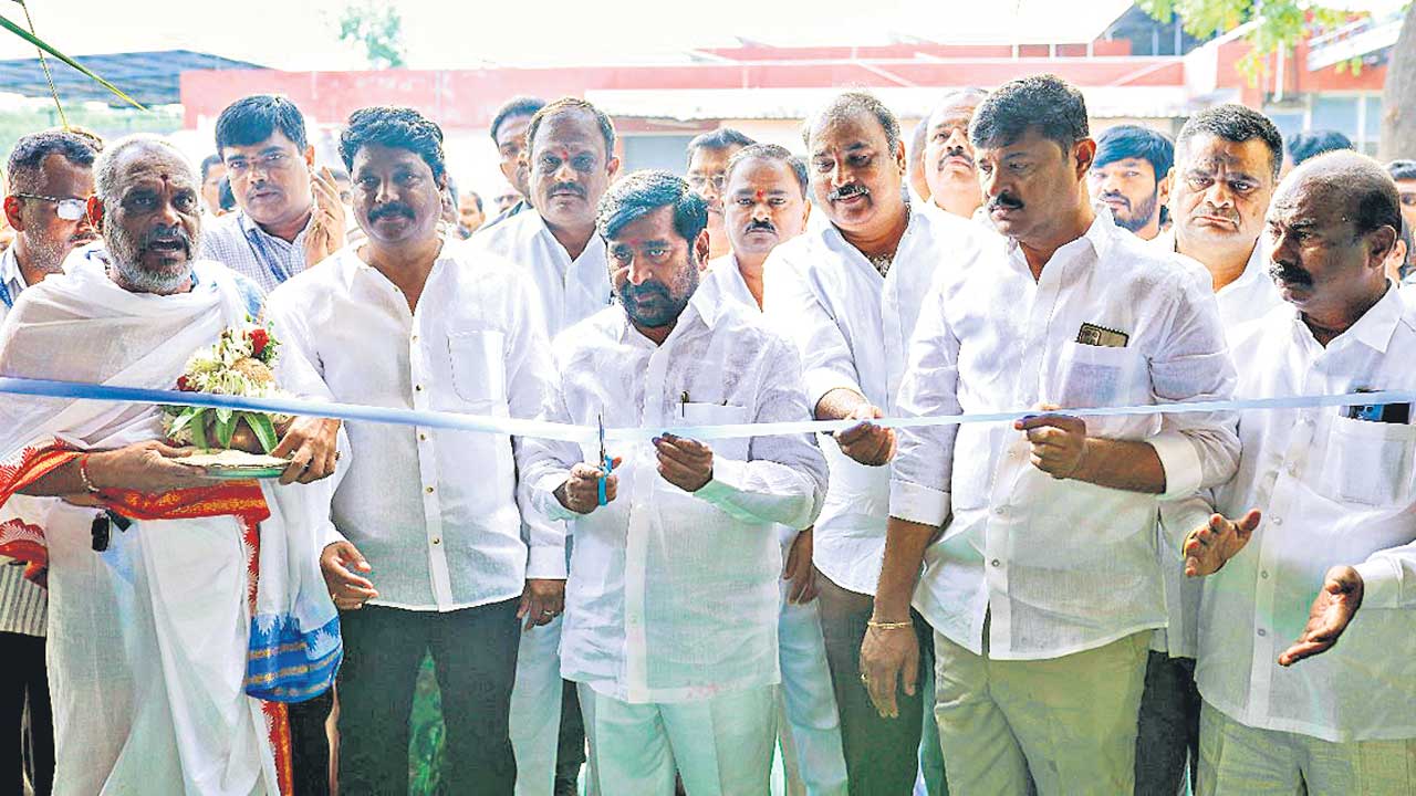 పాడి రైతుల సంక్షేమానికి కృషి