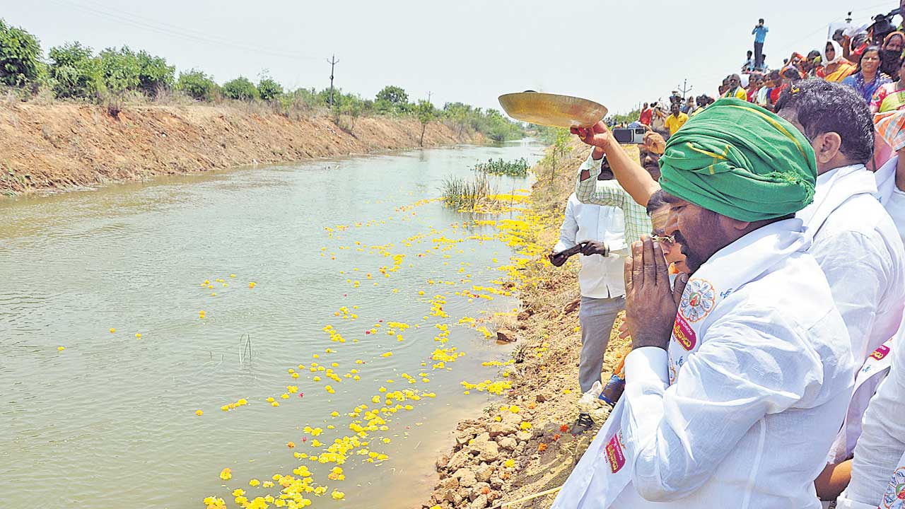 కాళేశ్వరం జలాలకు లక్ష జన హారతి