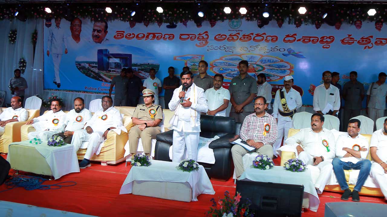 స్నేహ హస్తానికి జేజేలు