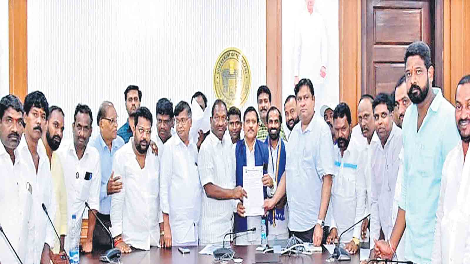 మాలల సమస్యలు పరిష్కరిస్తాం: మంత్రి కొప్పుల