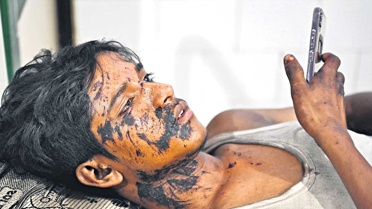 Odisha Train Accident |  అంతటా చీకటి.. చుట్టూ హాహాకారాలు