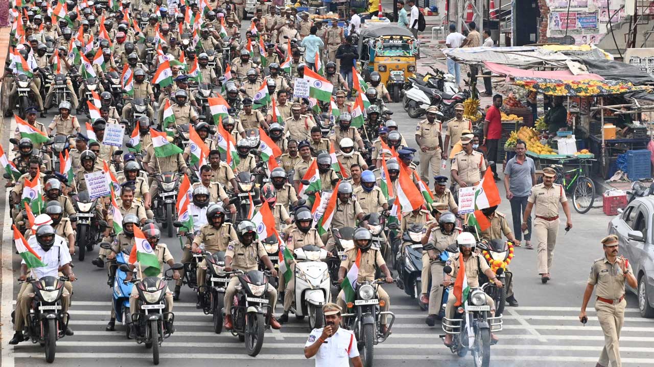 Suraksha Dinotsavam | పోలీసు శాఖ ఆధ్వర్యంలో రాష్ట్ర దశాబ్ది ఉత్సవాలు.. రాష్ట్ర వ్యాప్తంగా ఘనంగా సురక్షా దినోత్సవం.. ఫొటోలు