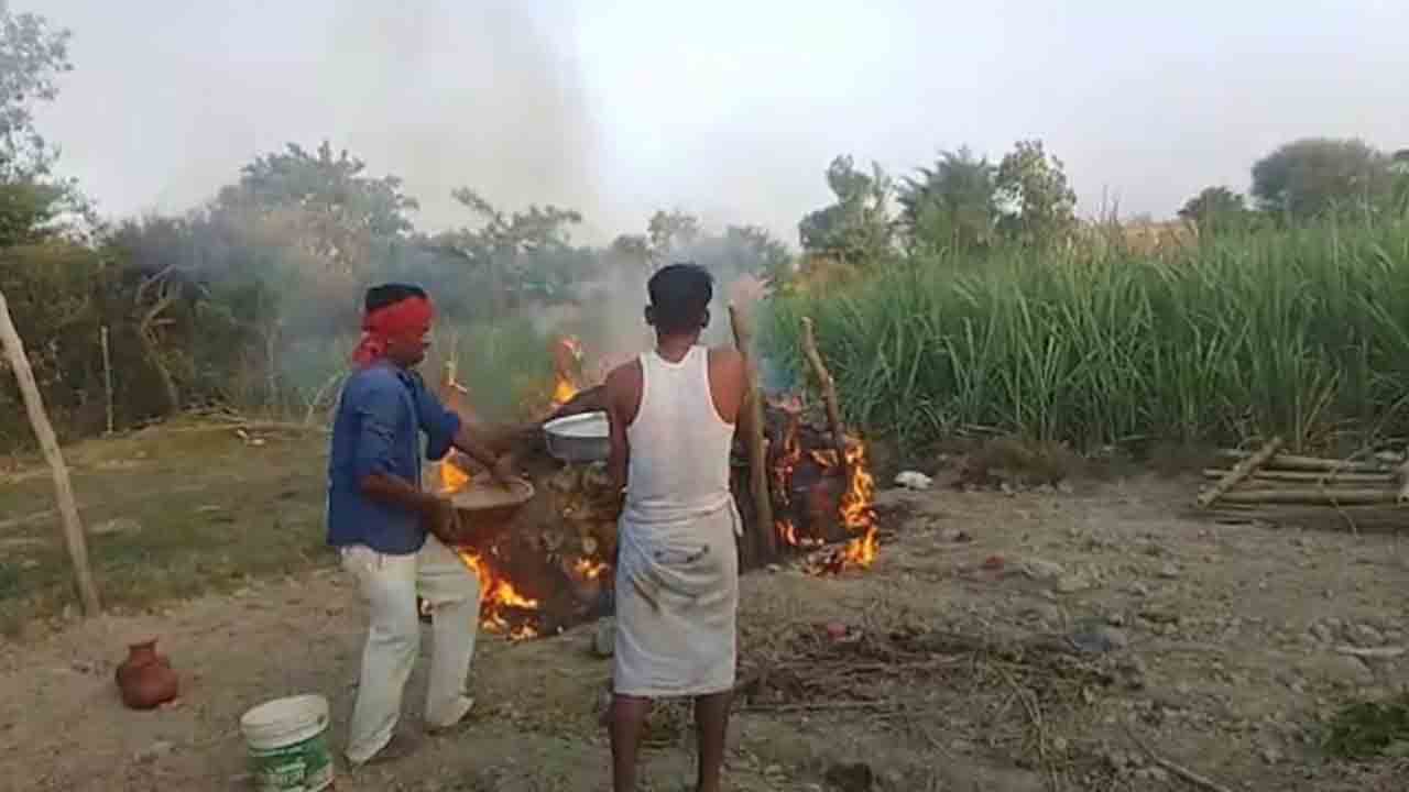 Newly married couple dies of heart attack | పెళ్లైన మరునాడే గుండెపోటుతో యువ జంట మృతి.. ఒకే చితిపై   అంత్యక్రియలు