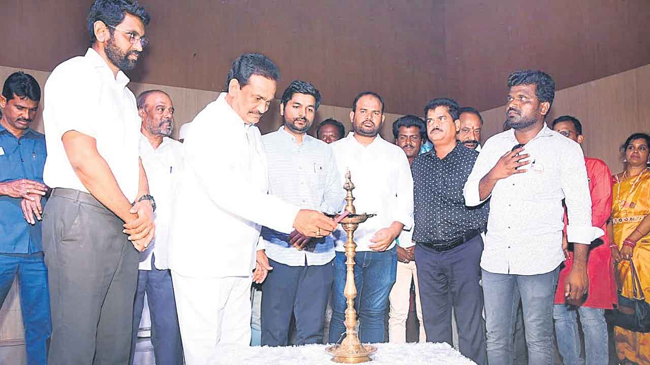 రాష్ట్ర సాధన పోరులో సాహిత్యానిది కీలక పాత్ర