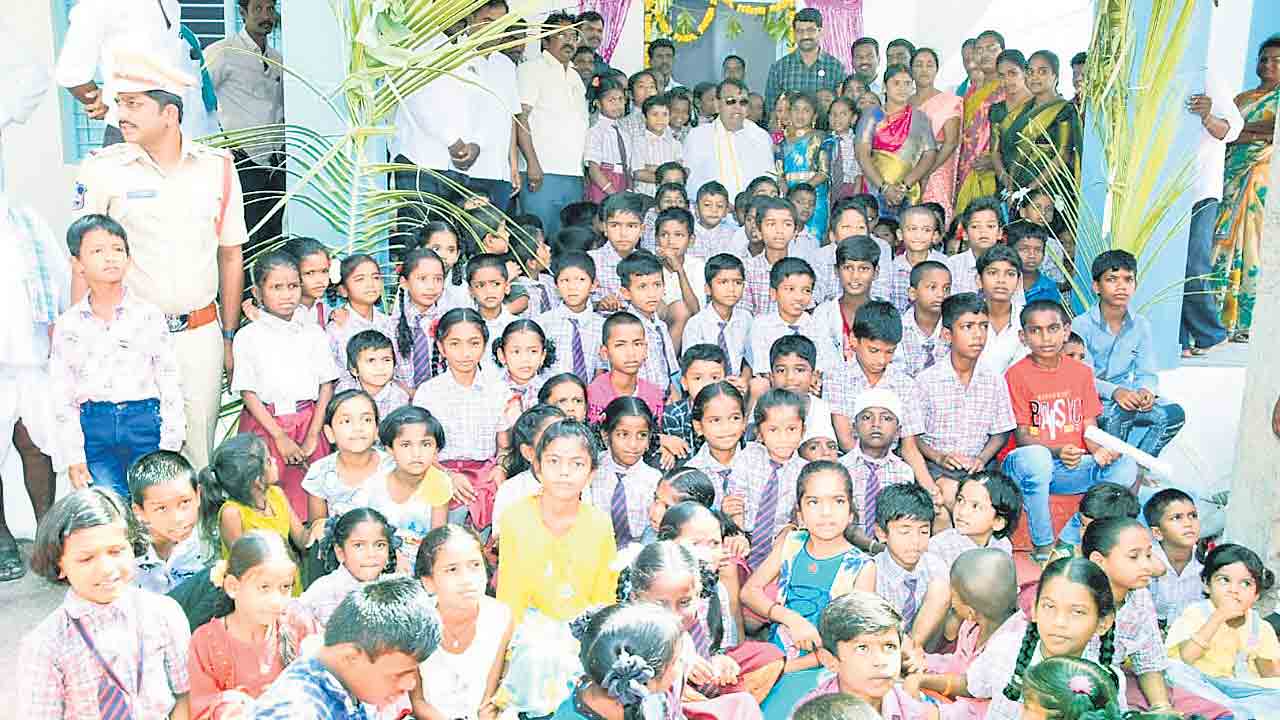 ఘనంగా విద్యాదినోత్సవం