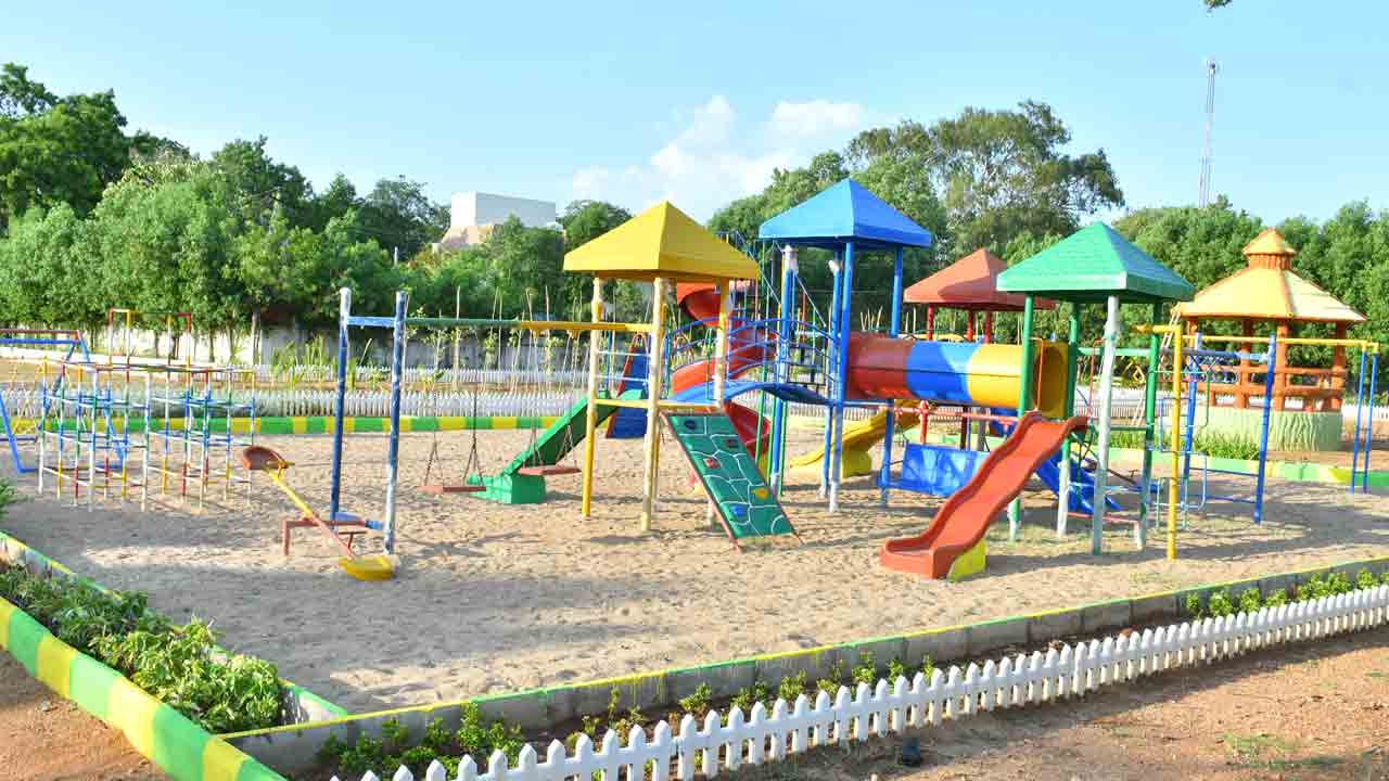 ముగ్ధమనోహరంగా..