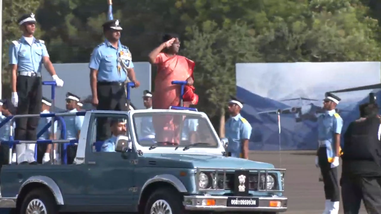 President Droupadi Murmu | దుండిగల్‌లో ఘనంగా కంబైన్డ్‌ గ్రాడ్యుయేషన్‌ పరేడ్‌.. గౌరవ వందనం స్వీకరించిన రాష్ట్రపతి ముర్ము