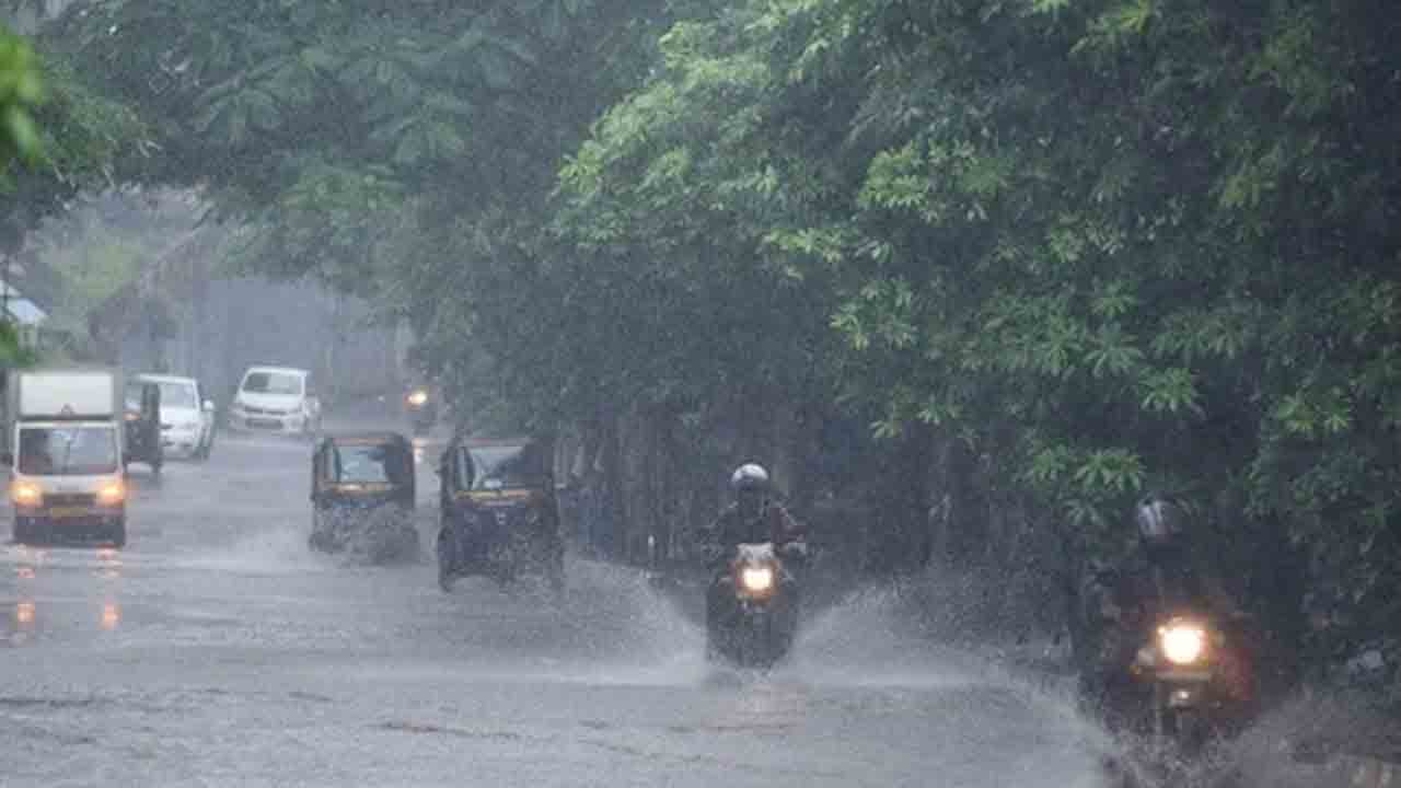 Rain alert |  4 రోజులు తేలికపాటి వర్షాలు.. ఆది, సోమవారాల్లో ఉరుములు, మెరుపులతో కూడిన వాన