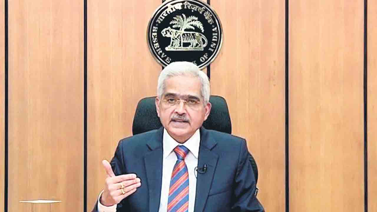 RBI |  బ్యాంకుల్లోకి 2.41 లక్షల కోట్ల విలువైన 2000 నోట్లు