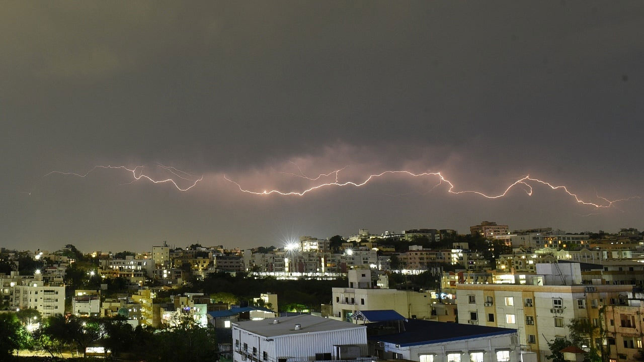 TS Weather Update | నేడు, రేపు ఈ జిల్లాల్లో వర్షాలు.. ఎల్లో అలెర్ట్‌ జారీ..!