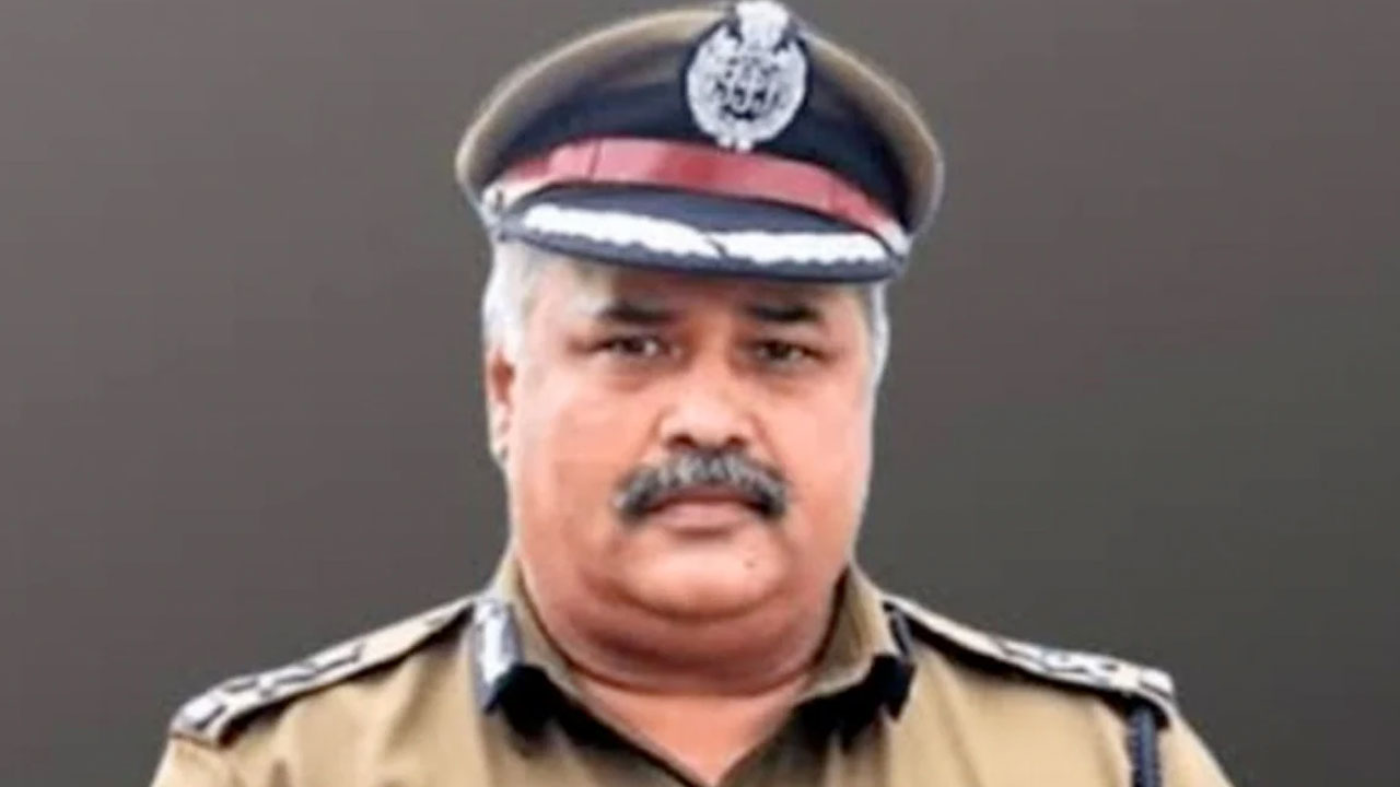 Rajesh Das: లైంగిక వేధింపుల కేసులో మాజీ డీజీపీకి మూడేళ్ల శిక్ష‌