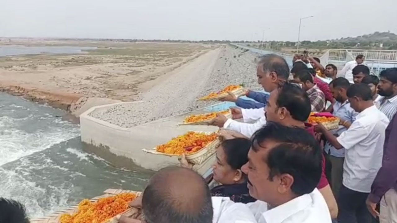 Minister Harish Rao | రంగనాయకసాగర్‌లోకి నీటిని విడుదల చేసిన మంత్రి హరీశ్‌ రావు