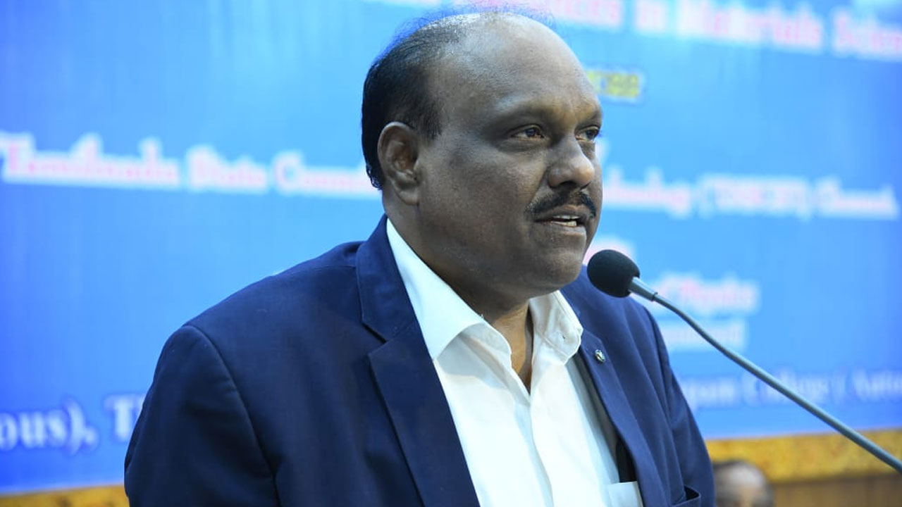 TU VC Ravinder Gupta | 50 వేలు లంచం తీసుకుంటూ ఏసీబీకి చిక్కిన తెలంగాణ వర్సిటీ వీసీ రవీందర్ గుప్తా