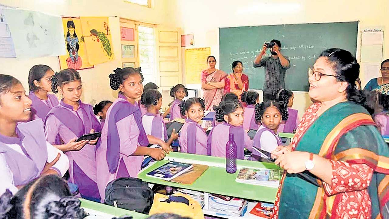 KGBV Recruitment |  కేజీబీవీల్లో 1,241 పోస్టులు.. ఈ నెల 26 నుంచి 5 వరకు దరఖాస్తులు