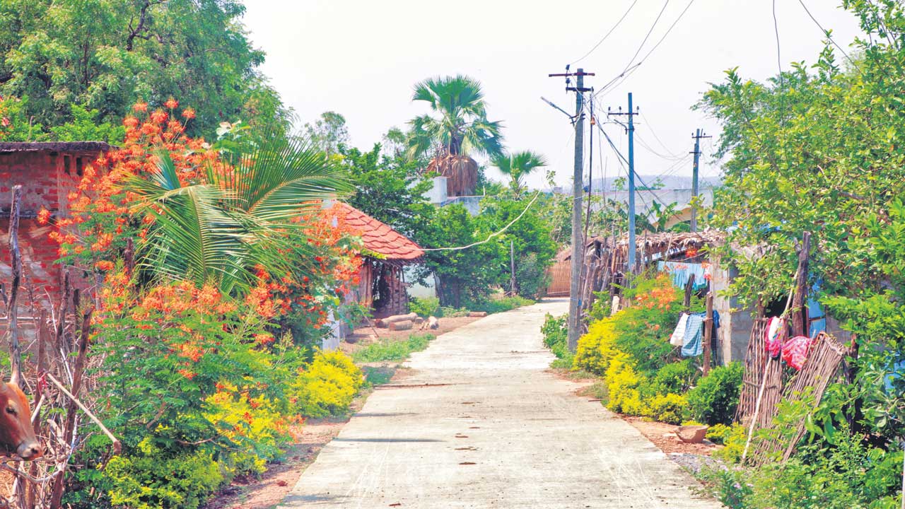 కలిసి సాగితేనే సాకారం