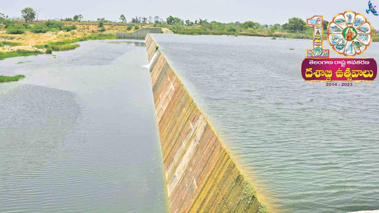 చెరువులు గ‌ల‌గ‌ల.. ప‌ల్లెలు క‌ళ‌క‌ళ‌