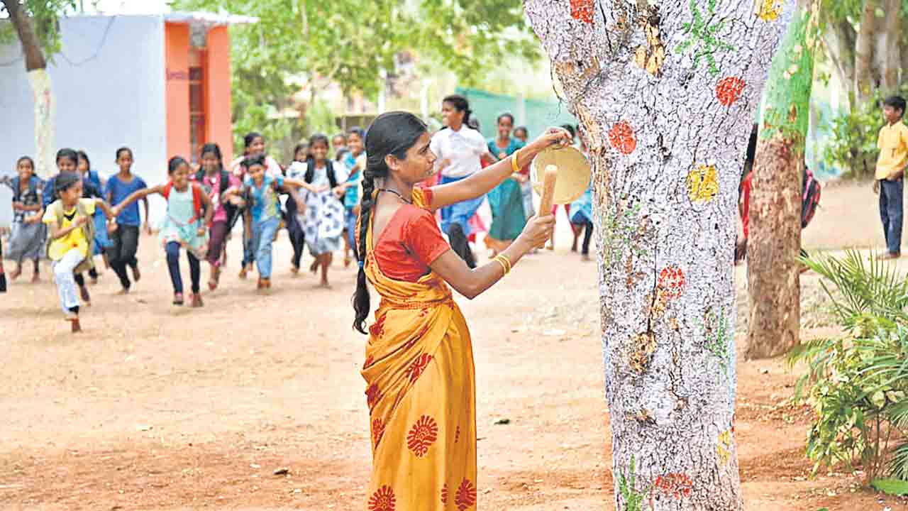Schools Reopen |  నేటి నుంచి పాఠశాలల పునఃప్రారంభం.. తెరుచుకోనున్న 41 వేల స్కూళ్లు, గురుకులాలు
