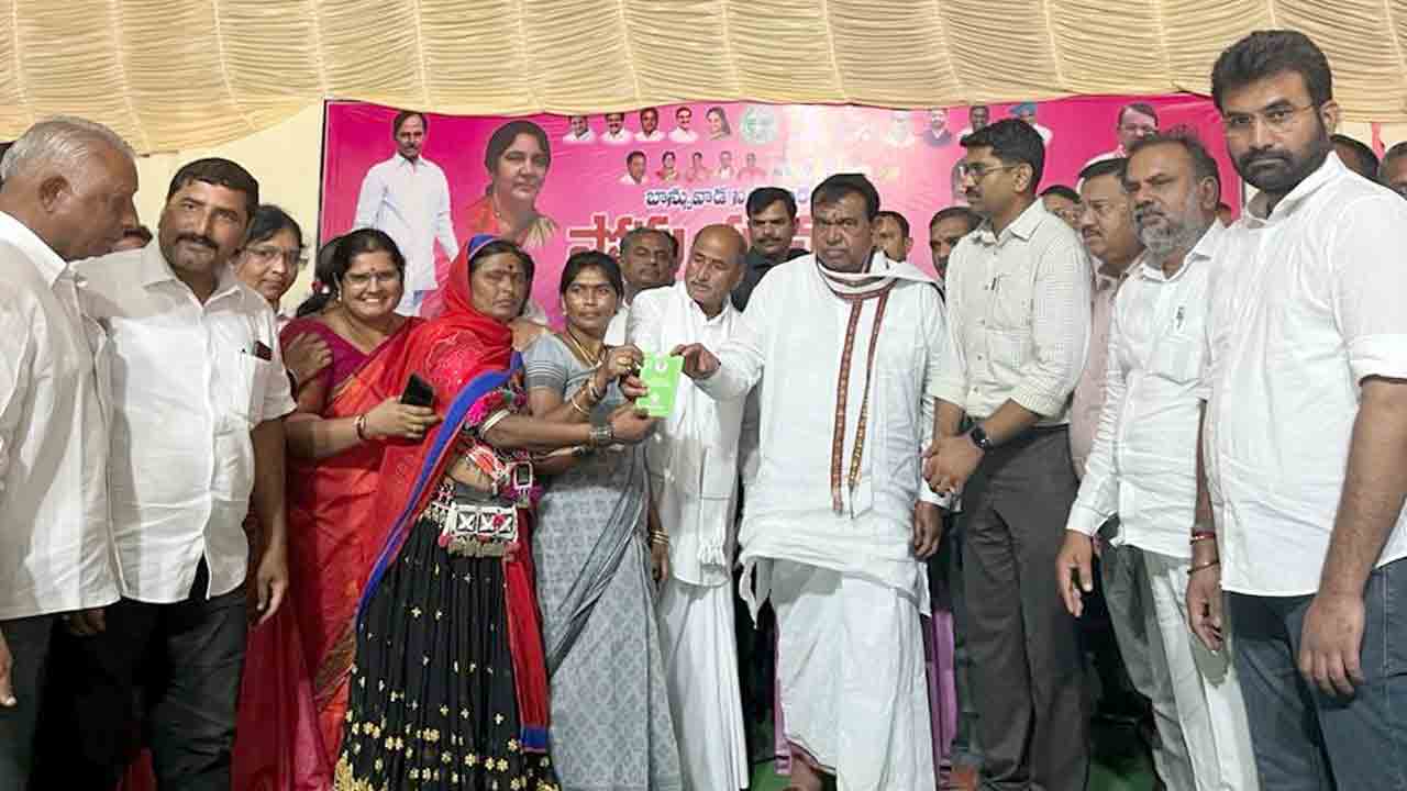 Speaker Pocharam | పోడు రైతులు ఇక హక్కుదారులు..ధైర్యంగా సాగు చేసుకోవాలి : స్పీకర్‌ పోచారం